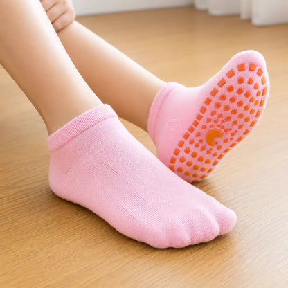 Non-Slip Cotton Yoga Socks with Grip for Pilates & Barre Vendula Care (2)