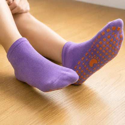 Non-Slip Cotton Yoga Socks with Grip for Pilates & Barre Vendula Care (6)