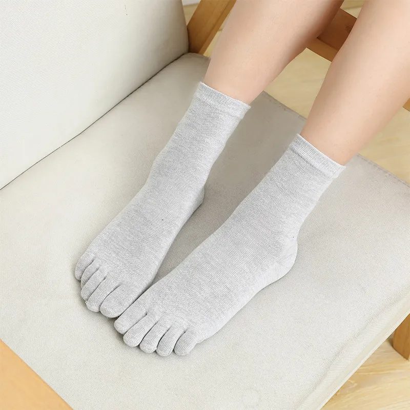 Seamless Mid-Tube Socks – Soft Comfort Fit for Daily Wear Vendula Care 03
