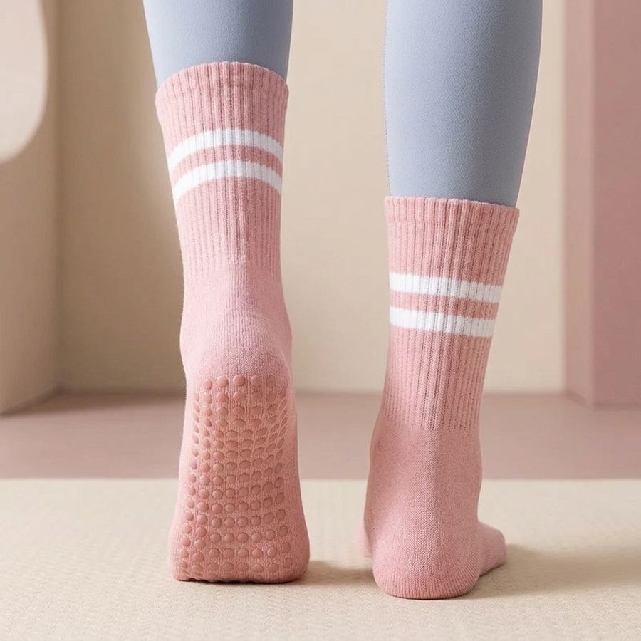 Women's Non Slip Yoga Socks with Silicone Grip for Pilates (12)
