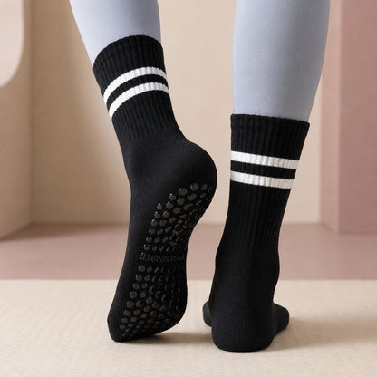 Women's Non Slip Yoga Socks with Silicone Grip for Pilates (4)