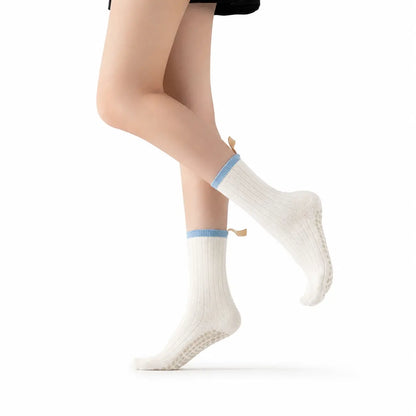 Yoga Socks for Women with Non-Slip Grip for Daily Practice Vendula Care 01